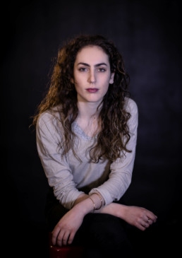 Nina Humbert com&eacute;dienne