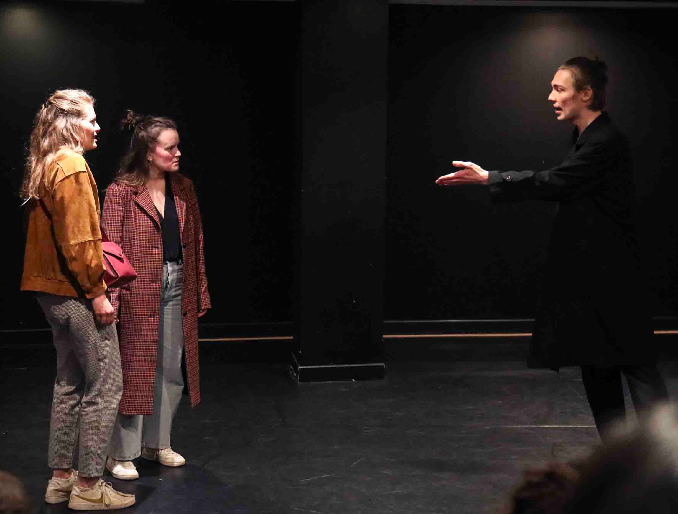 comédiens sur scène